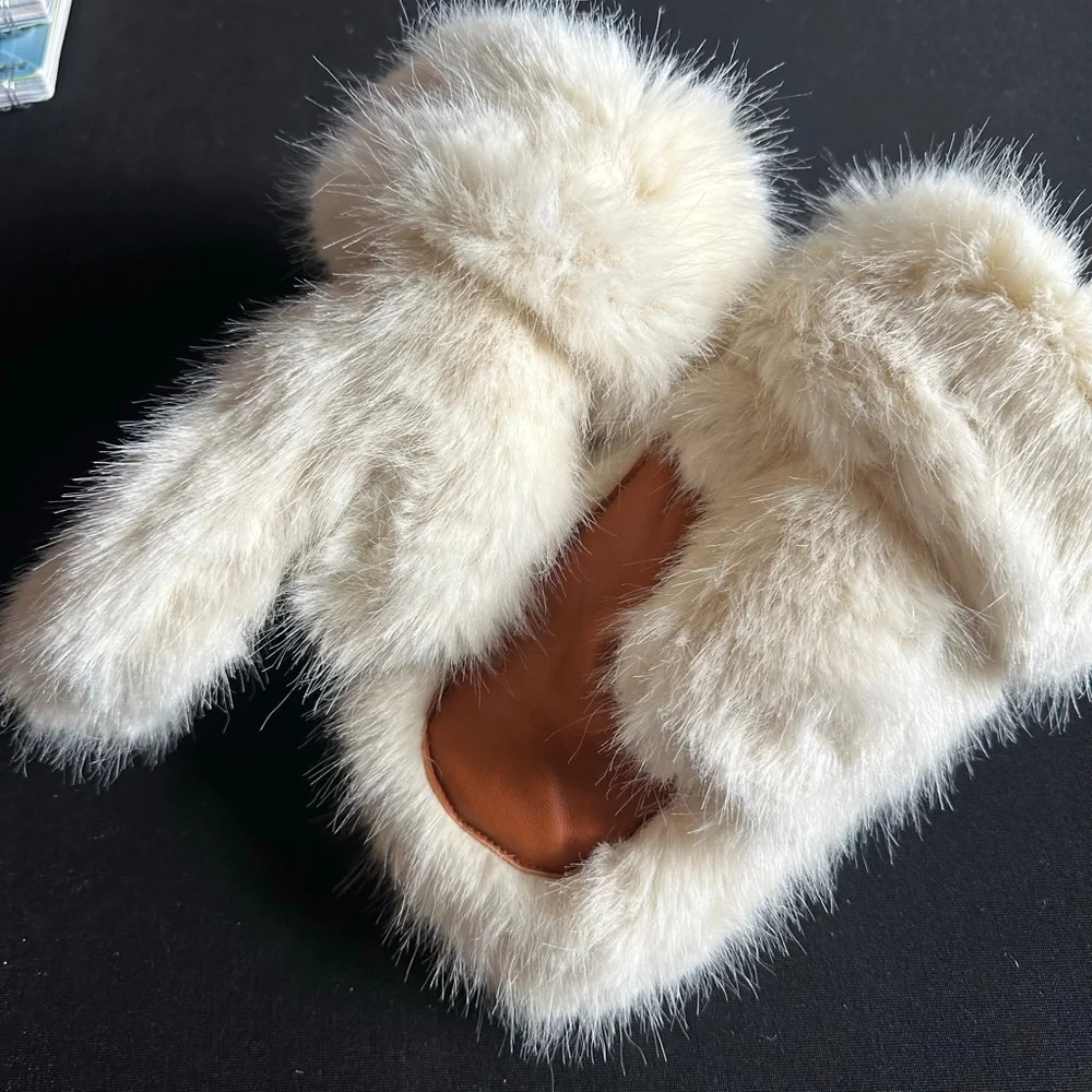Women's Universal Thread Faux Fur Mittens